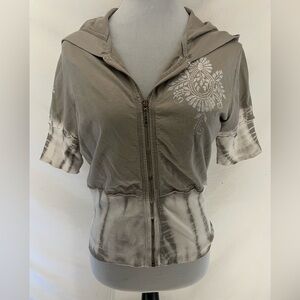 Yogi Women’s Y2K Yoga Pilates Gray & White Zip Up Short Sleeve Jacket Size L